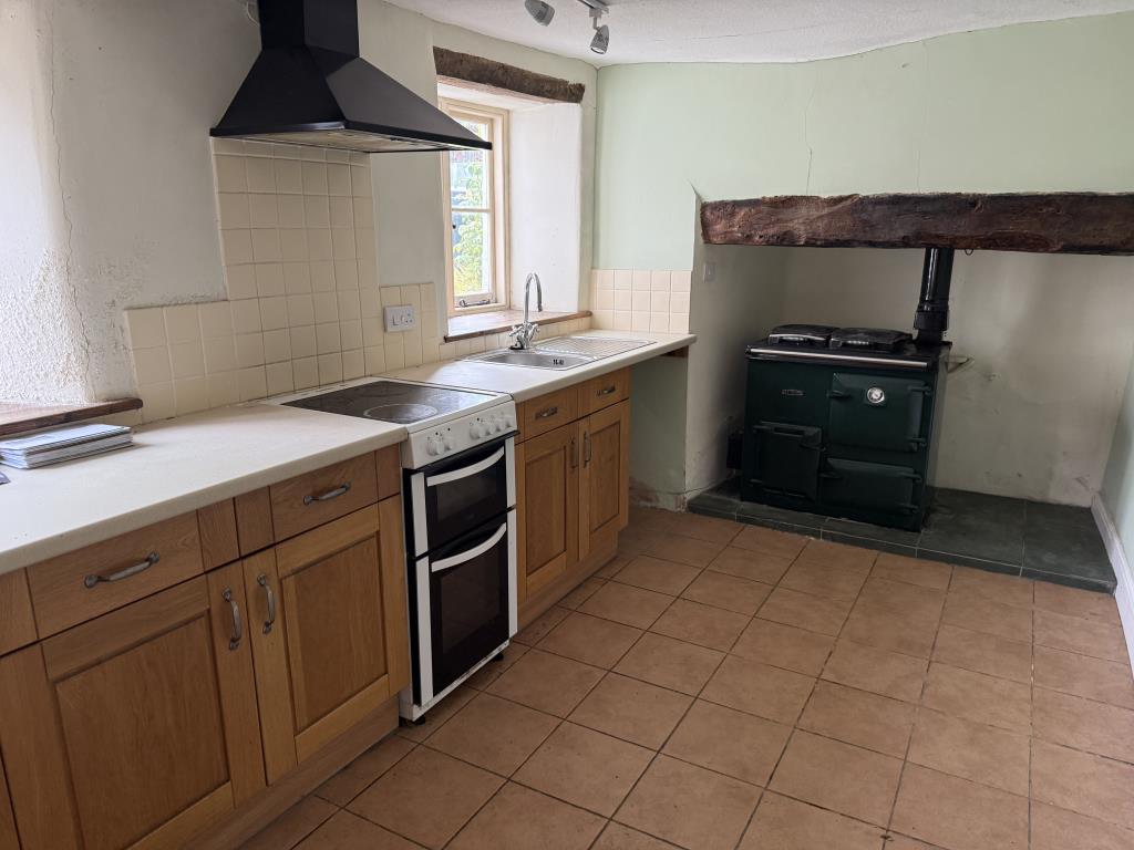 Lot: 181 - CHARACTER COTTAGE FOR UPDATING IN VILLAGE LOCATION - General view of kitchen